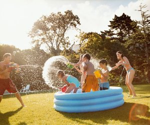 Wasserspielzeug für den Garten: Diese 7 Produkte machen Spaß & sorgen für Abkühlung