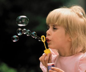 Zeitreise: Diese 27 Mädchennamen dominierten die 90er Jahre