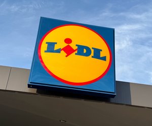 Für deine Frühlingsoase: Das cremige Lidl-Sitzkissen bringt Gemütlichkeit auf deine Gartenmöbel