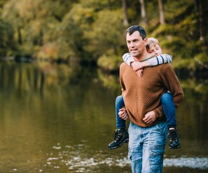 Achtsamkeit in der Familie: 6 Wege zu einem entspannteren Familienalltag