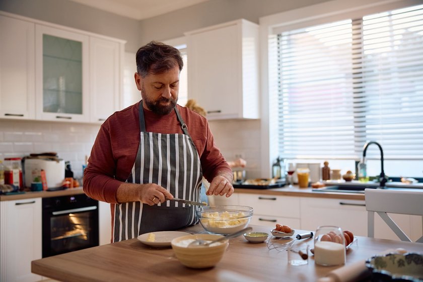 10 Anzeichen, dass du dich von Familie und Freunden entfernst