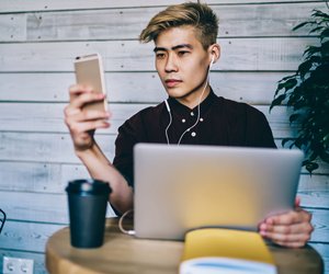 Psychologie: Diese 6 gut gemeinten Sätze kannst du dir sparen