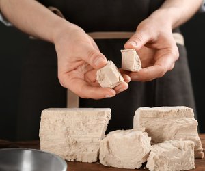 Ist Hefe vegan und warum lohnt der Griff zu Bio-Hefe?