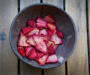 Selbstgemachte Erdbeer-Chips: So einfach geht der Sommersnack