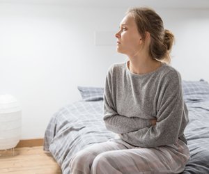 Ziehen im Unterleib: Warum haben manche Frauen einen Mittelschmerz nach dem Eisprung?