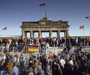 27 bewegende Fotos vom Ende der DDR, die heute noch emotional machen