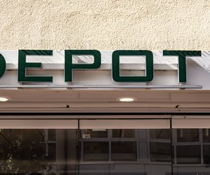 Schon gesehen? Depot hat dieses Hochbeet aus Akazienholz im Sortiment