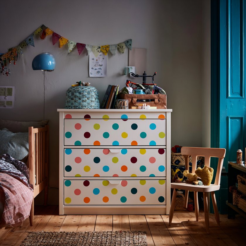 #11 Malm Hacks: Buntes Spielzeugregal mit Punkten