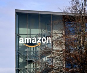 Wohlfühl-Möbelstück: Der helle Couchtisch ist ein Bestseller auf Amazon