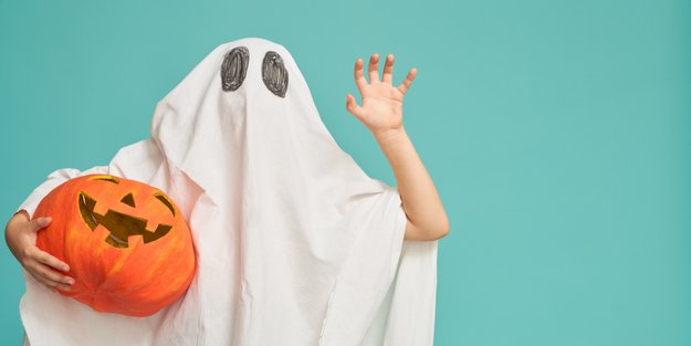Halloween-Sprüche für Kinder: 15 Reime zum Lachen, Gruseln & Sammeln