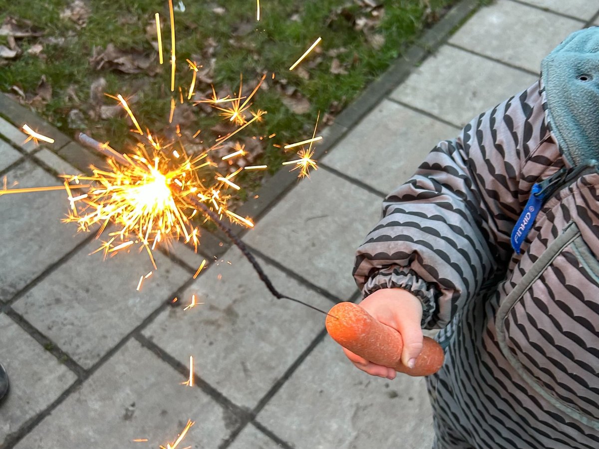 Silvester-Hack für Kinder: Wunderkerzen mit Möhren