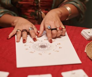 Gewusst?! So wirkt sich der Aszendent auf deine Persönlichkeit aus