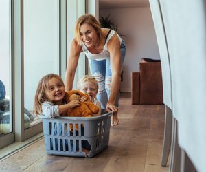 7 Achtsamkeits-Übungen für gestresste Eltern, die in jeden Alltag passen