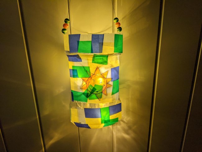 Laterne basteln aus Plastikflaschen