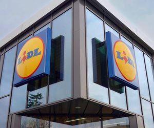 Jetzt bei Lidl: Dieser Bambus-Hocker ist nicht nur schick, sondern auch praktisch