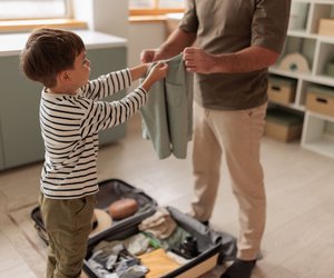 Packliste für den Familien­urlaub: 5 Check­listen zum download