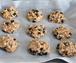 Vegane Cookies: Einfaches Rezept für softe Blaubeer-Kekse