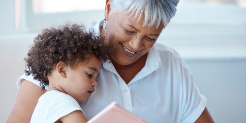 Psychologie: 8 Gründe, warum die Verbindung zu Oma und Opa unbezahlbar ist