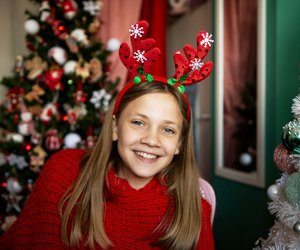 7 festliche Accessoires für Mädchen, die unter dem Weihnachtsbaum glänzen – und unter 10 € bleiben