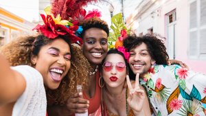 Karneval rückt näher: Das ist das ideale Faschingskostüm für jedes Sternzeichen