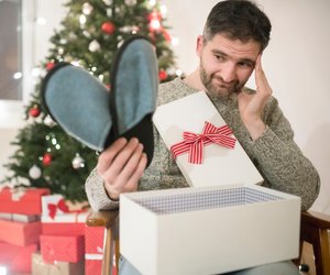 Das wünschen sich Männer NICHT: 13 Boomer-Geschenke, über die sich heute keiner mehr freut